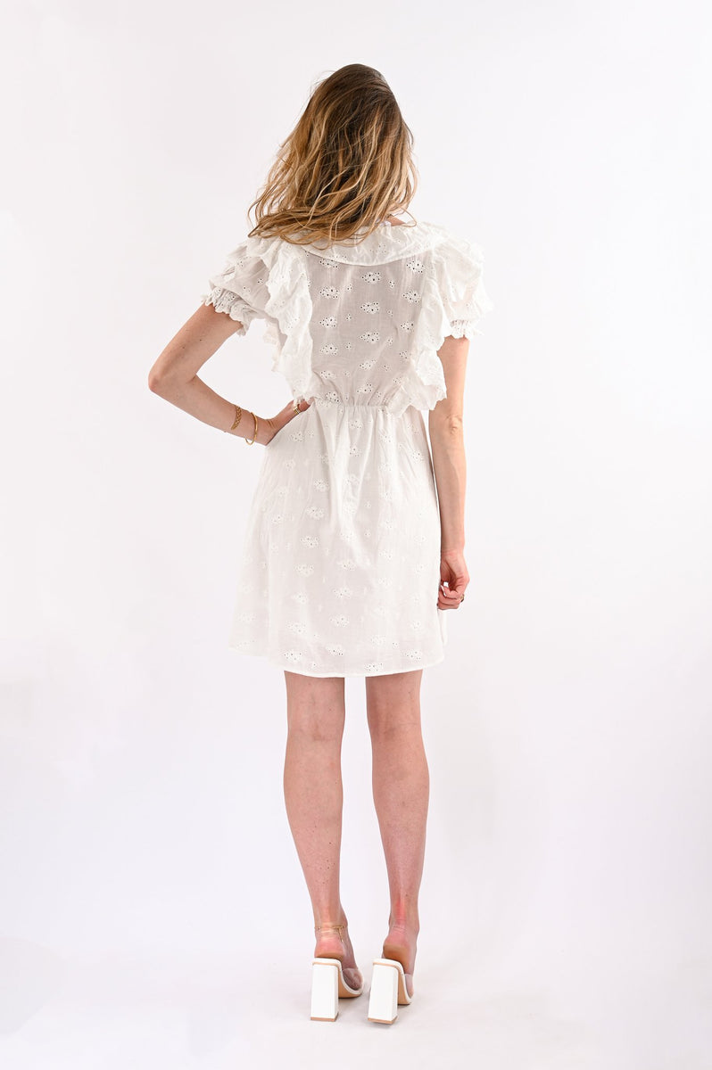 Robe blanche courte col claudine avec volants