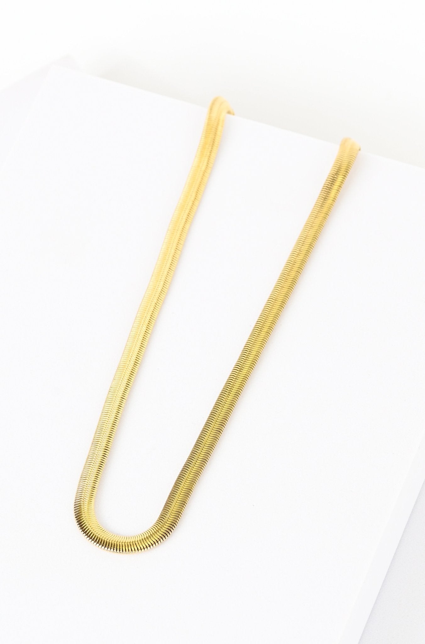 Collier Doré Festif Avec Pendentif Lamarthe Paris - Marque Biotyfullbox - Neuf Avec étiquette